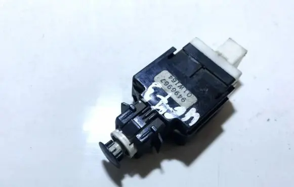 Volvo XC70 Brake pedal sensor switch 9496967 01w164