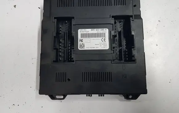 Skoda Fabia Mk2 (5J) Central body control module 6R7937086HIAUTOPI 6R7937086H