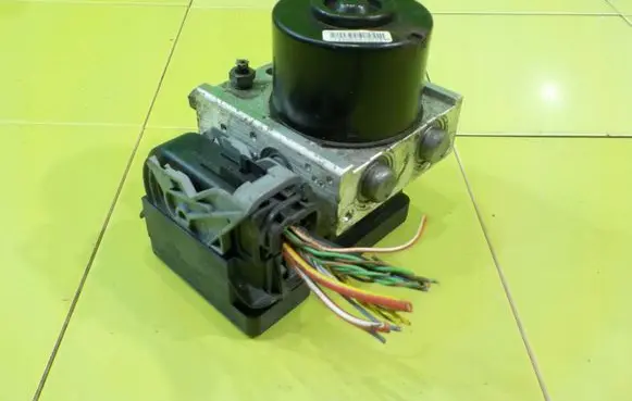 Opel Combo D ABS Pump 51902576