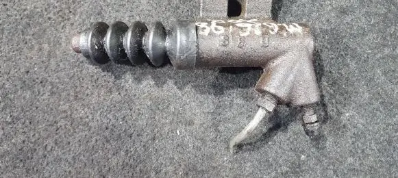 Mazda 626 Clutch master cylinder