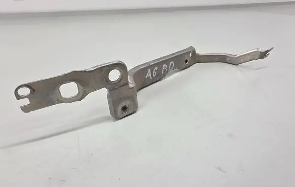Fender mounting bracket