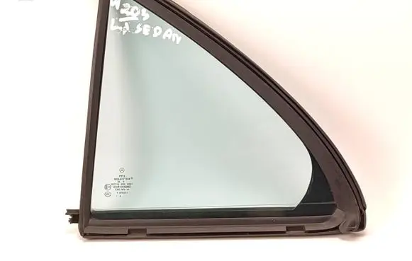 Mercedes-Benz C W203 Rear door window glass 43R000262