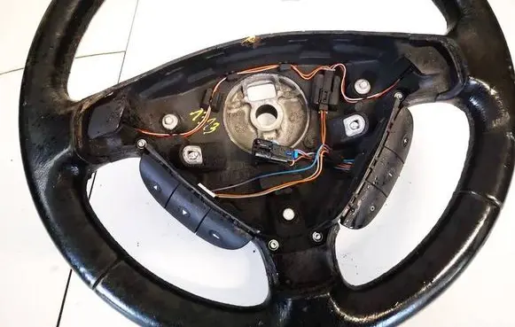 Opel Zafira A Steering wheel buttons/switches 90561159