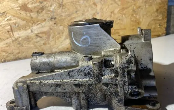Opel Insignia A Oil pump V757601280