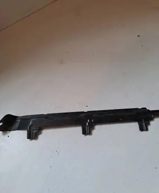 Volkswagen Touran I Front bumper mounting bracket 1T0807935