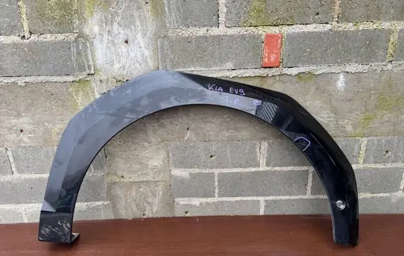 KIA EV9 Front arch trim 