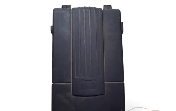 Volkswagen PASSAT B7 Battery box tray cover/lid 3C0915443A