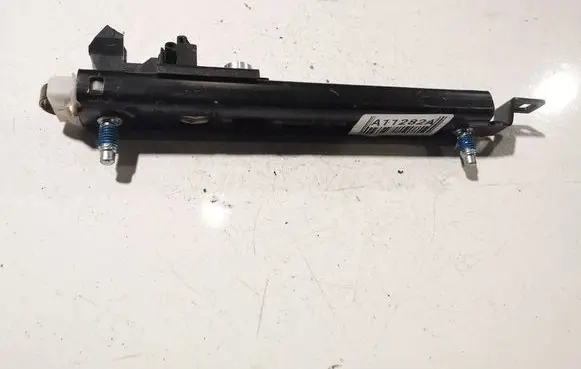 Opel Astra H Seat belt adjustment rail 13166032
