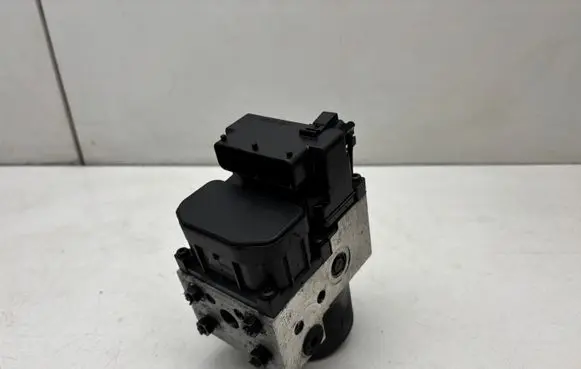 Audi A4 S4 B5 8D ABS Pump 0273004281 8E0614111AB 0265216559