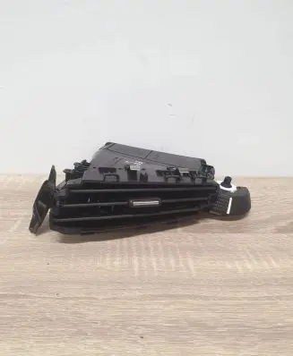 Ford Focus Dash center air vent grill BM51A014L21