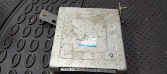 Mazda 323 F Engine control unit/module e2t84986m z5735r1