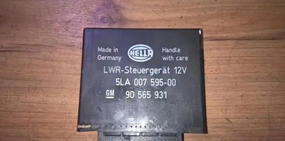 Opel Omega B1 Headlight ballast module Xenon 90565931 5la007595-00