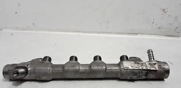 Volkswagen Tiguan Fuel main line pipe 03L130089J 03L130089