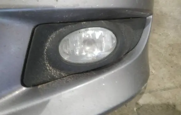 Mazda 3 I Front bumper lower grill 