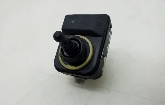 Headlight level adjustment motor