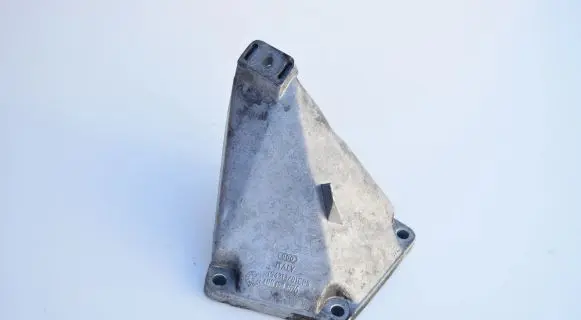 Audi A6 S6 C5 4B Engine mounting bracket 4B0199307C