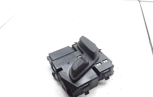 Mercedes-Benz CLS C218 X218 Seat control switch A2048701958 03467816