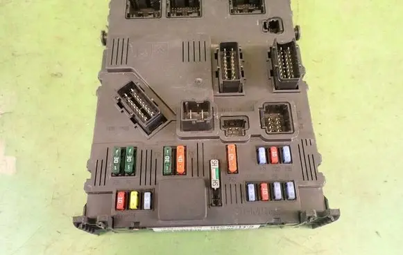 Peugeot 206 Fuse module