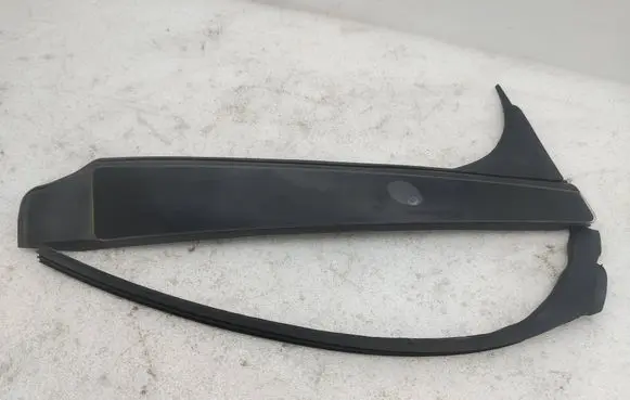 Tesla Model X (B) Pillar trim (exterior) 108390100b