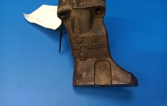Mercedes-Benz C W203 Engine mounting bracket A6420960345