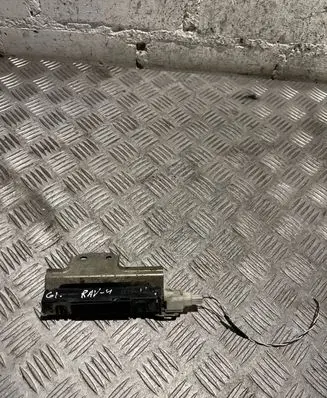 Toyota RAV 4 (XA40) Radio antenna 8999742010