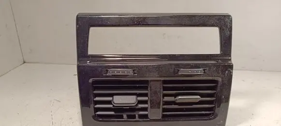 Volkswagen Touareg III Rear air vent grill 760819203