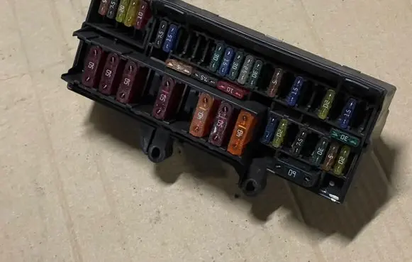 BMW 7 E65 E66 Fuse module 69005820
