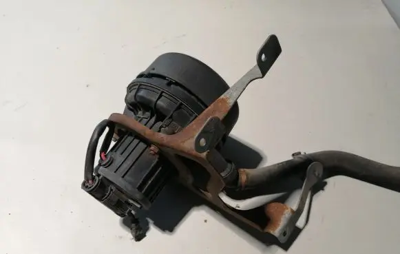BMW 5 E60 E61 Secondary air pump 7514953