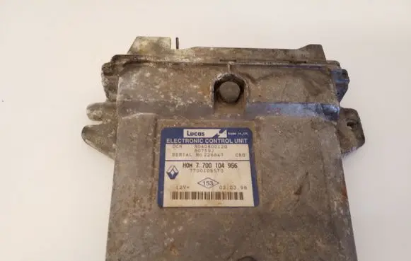 Renault Kangoo I Engine control unit/module 7700104956 7700108570