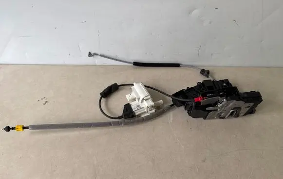 Mercedes-Benz GLE (W166 - C292) Front door lock A0997206700 A1667600700