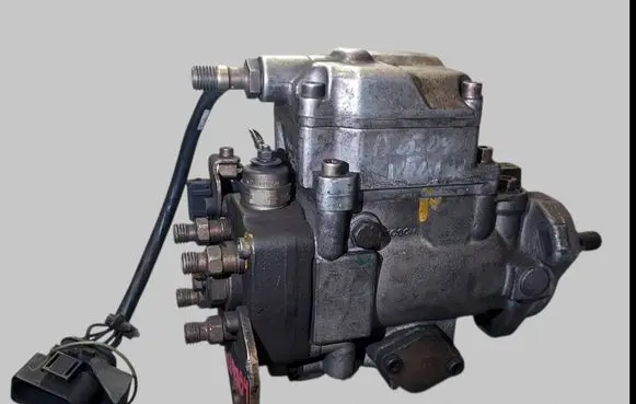 Audi A6 S6 C4 4A Fuel injection high pressure pump 0460404994 028130109H 0460404985