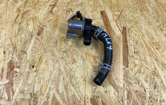 Volvo XC40 Electric auxiliary coolant/water pump 32222659