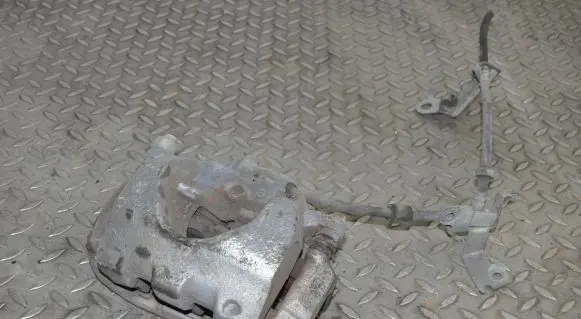 Land Rover Discovery 5 Front brake caliper