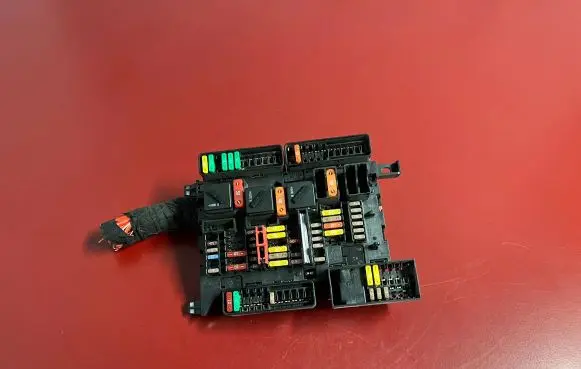 BMW X1 F48 F49 Fuse module 9360501