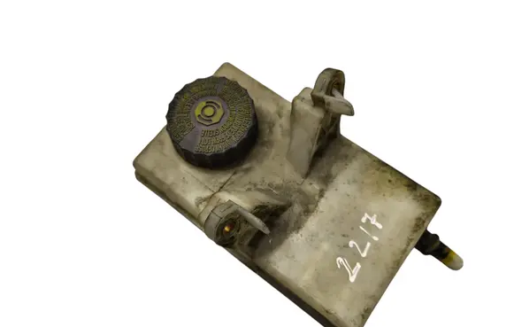 Brake fluid reservoir