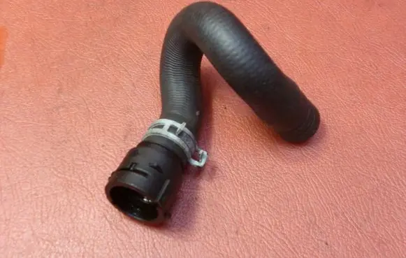 Jaguar XE Engine coolant pipe/hose G4D35H370AA