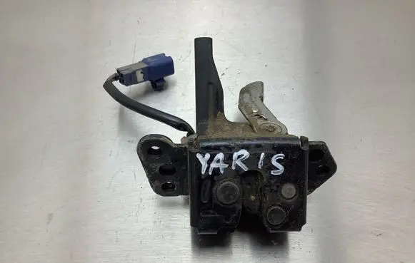 Toyota Yaris Loading door lock 