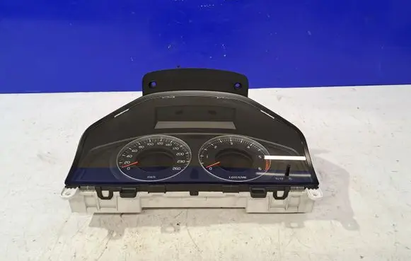 Volvo V70 Speedometer (instrument cluster) 30786623 36002195