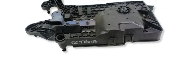 Skoda Octavia Mk4 Battery box tray 5WA915331