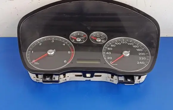 Speedometer (instrument cluster)