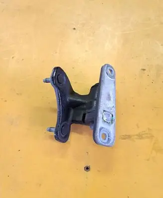Mercedes-Benz E W212 Front door lower hinge 