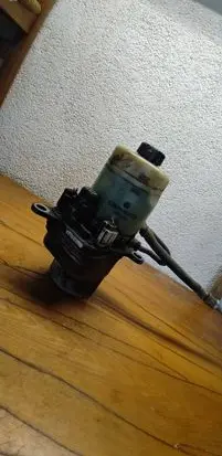 Ford Focus C-MAX Power steering pump 1040085011094