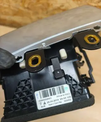 Porsche Cayenne (92A) Dash center air vent grill 7p5819703c