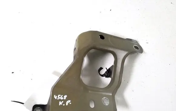 Fender mounting bracket