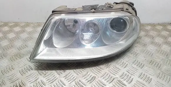 Volkswagen PASSAT B5.5 Headlight/headlamp 3B7941015M
