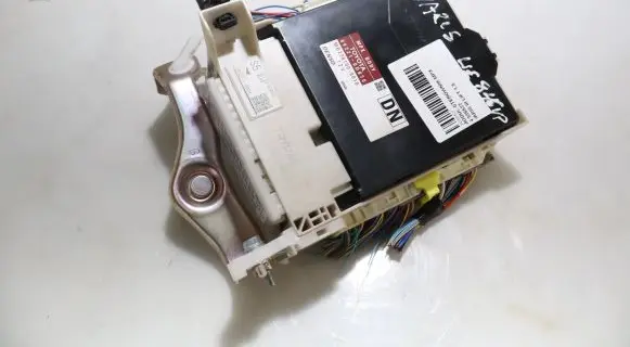 Toyota Yaris XP210 Central body control module