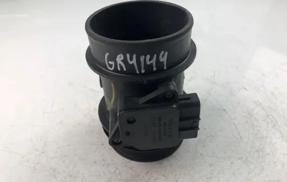 Volvo V70 Mass air flow meter 30713512