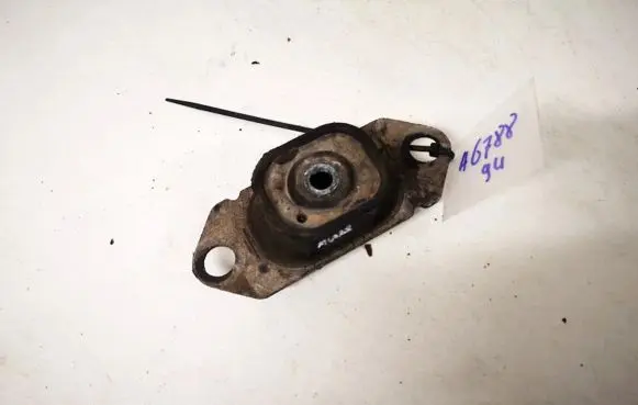 Nissan Almera N16 Engine mount bracket 8200168073d