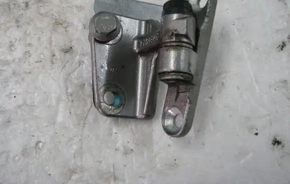 Mercedes-Benz A W169 Rear door upper hinge