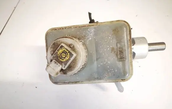 Brake fluid reservoir